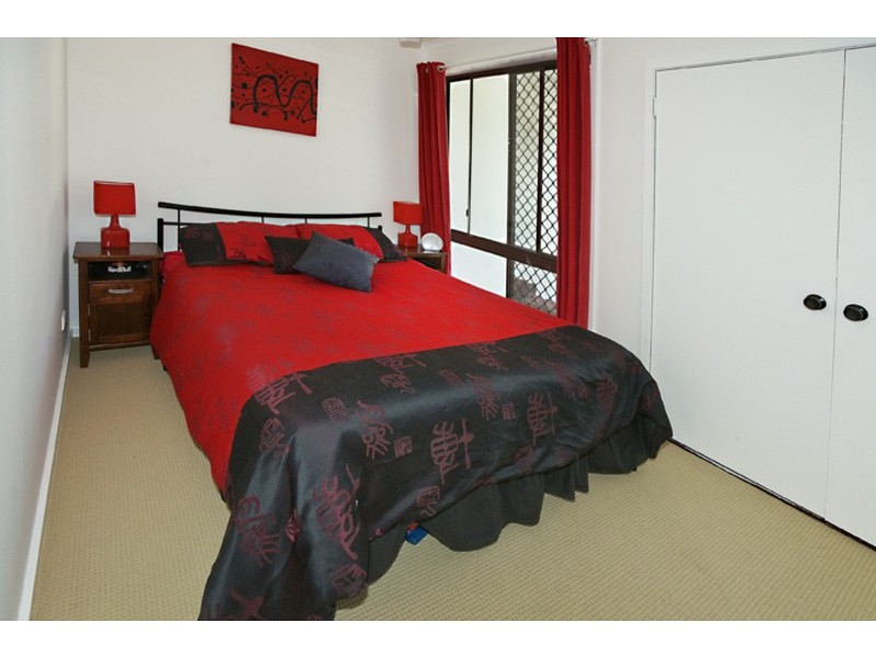 6 VISTA COURT, Newport QLD 4020