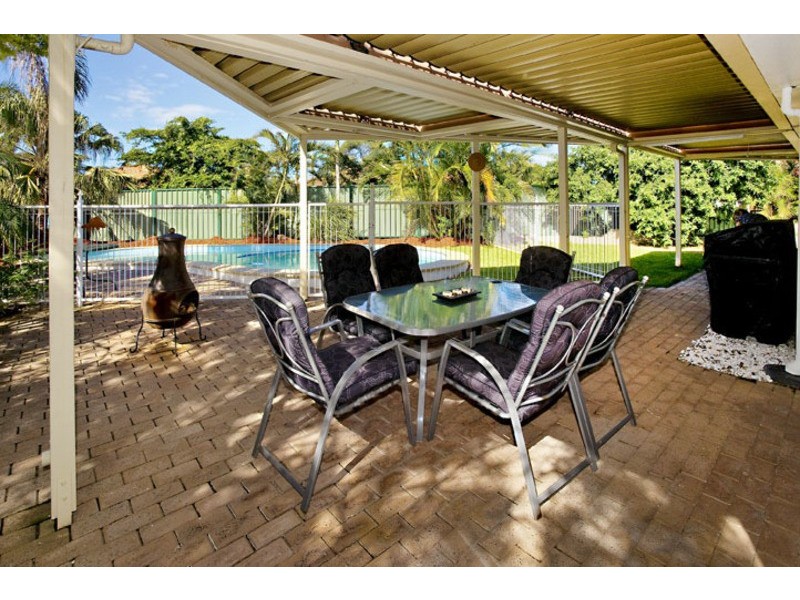 6 VISTA COURT, Newport QLD 4020
