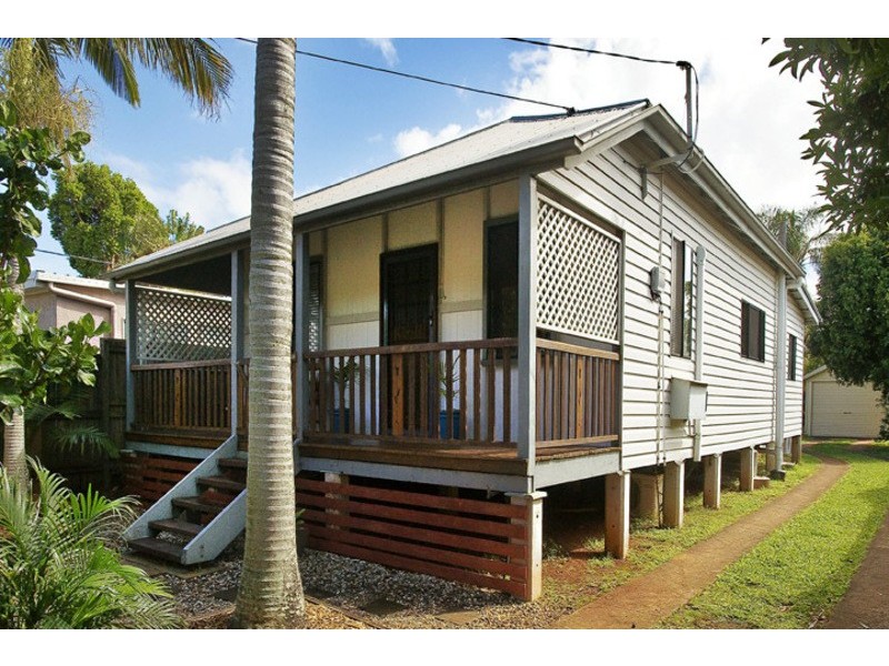 36 QUEEN STREET, Scarborough QLD 4020