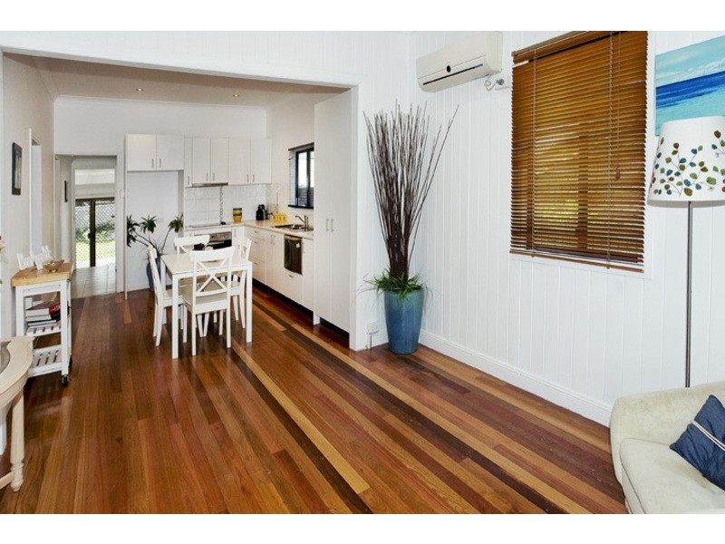 36 QUEEN STREET, Scarborough QLD 4020