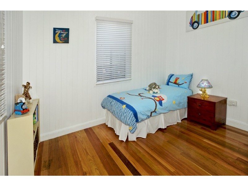 36 QUEEN STREET, Scarborough QLD 4020