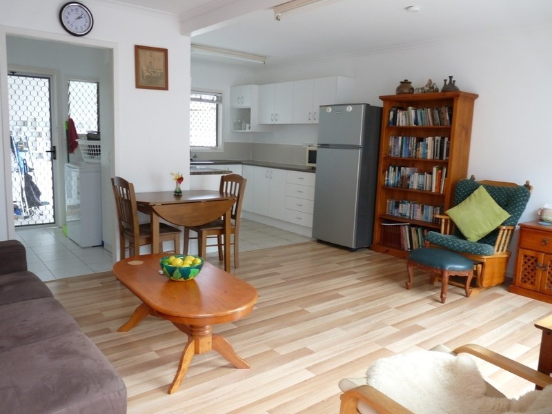 2/11 CENTAUR STREET, Redcliffe QLD 4020