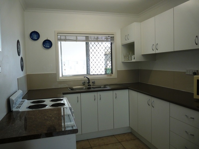 2/11 CENTAUR STREET, Redcliffe QLD 4020