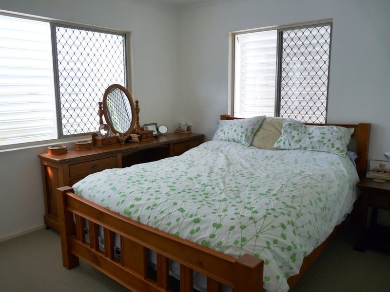 2/11 CENTAUR STREET, Redcliffe QLD 4020
