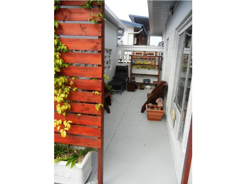 2/11 CENTAUR STREET, Redcliffe QLD 4020