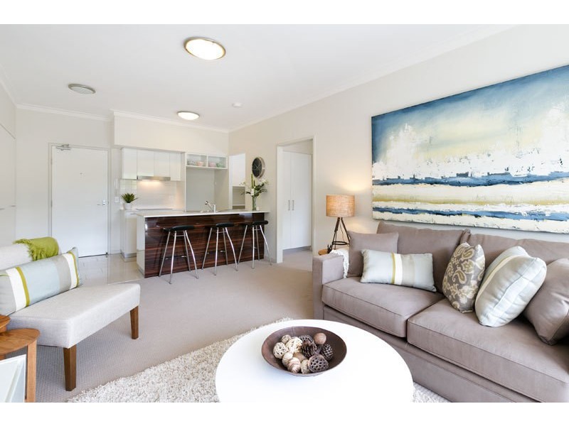 135 ANNERLEY RD, Dutton Park QLD 4102