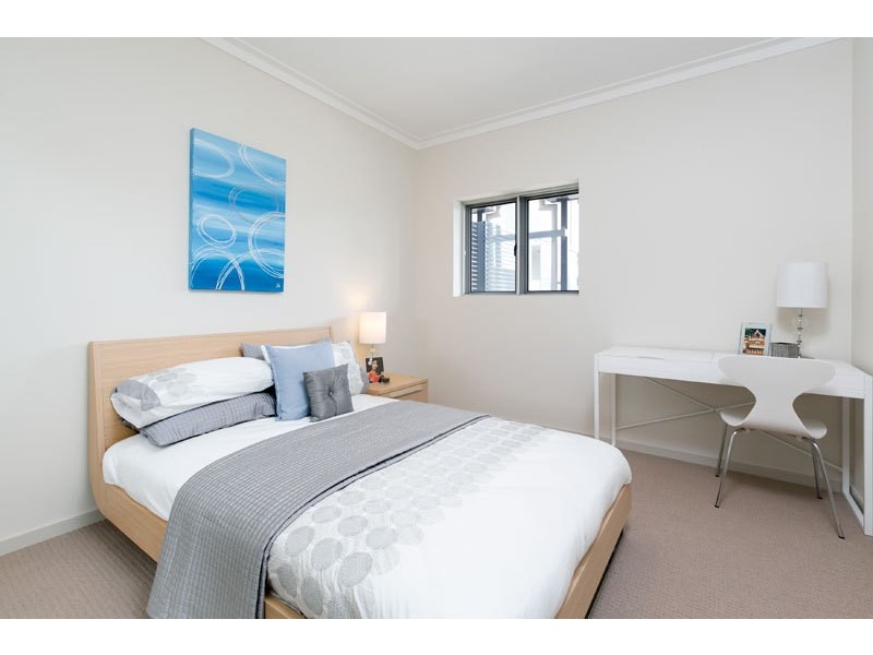 135 ANNERLEY RD, Dutton Park QLD 4102