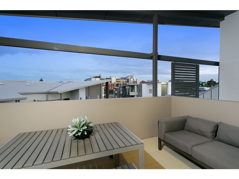 135 ANNERLEY RD, Dutton Park QLD 4102