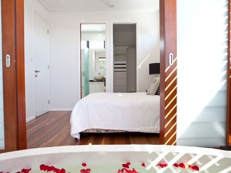 50  FOURTH AVE, Sandgate QLD 4017