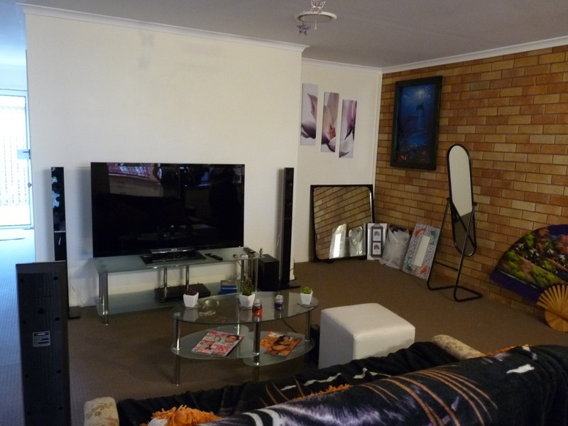 2/10 WATTLE RD, Rothwell QLD 4022