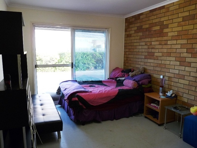 2/10 WATTLE RD, Rothwell QLD 4022