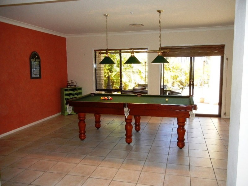 33 AURORA PLACE, Newport QLD 4020