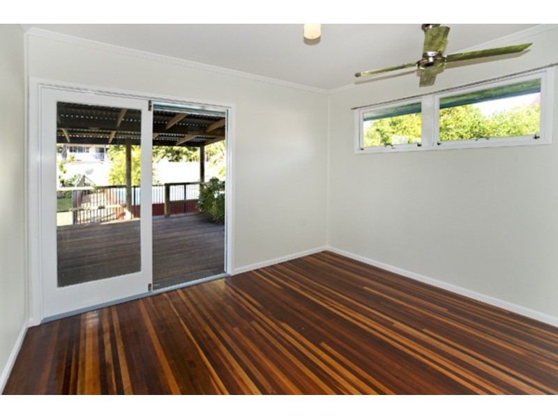 13 HURRELL STREET, Clontarf QLD 4019