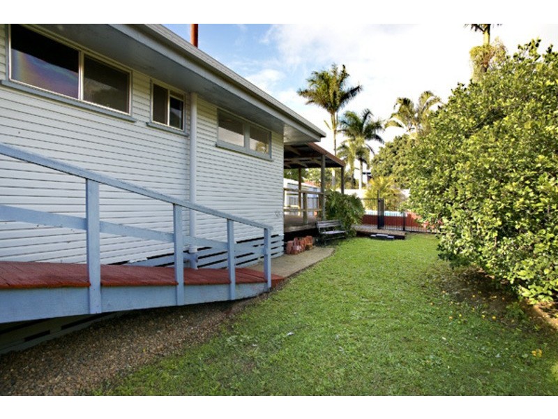 13 HURRELL STREET, Clontarf QLD 4019