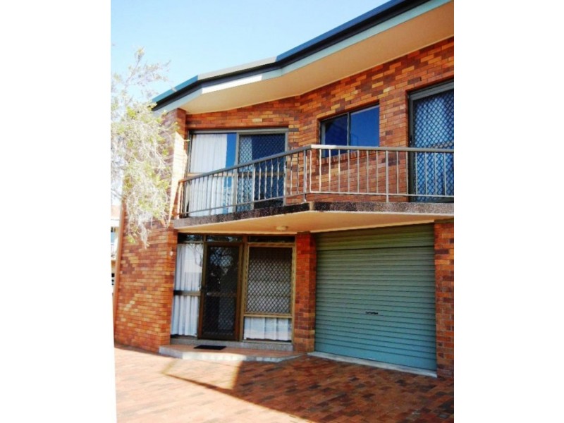 3/139 PRINCE EDWARD PARADE, Scarborough QLD 4020