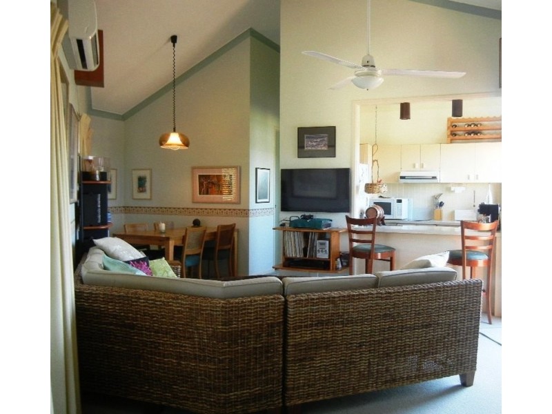 3/139 PRINCE EDWARD PARADE, Scarborough QLD 4020