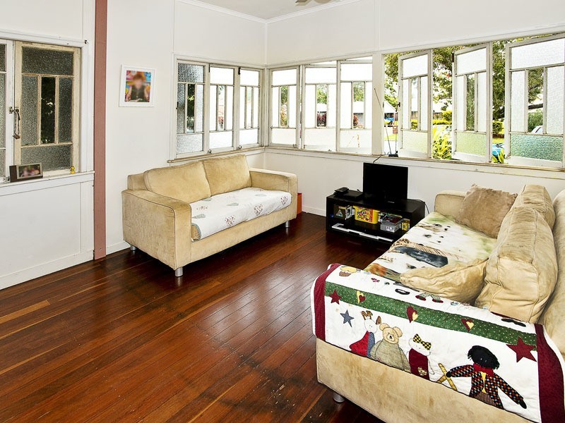 56 ELLEN STREET, Woody Point QLD 4019