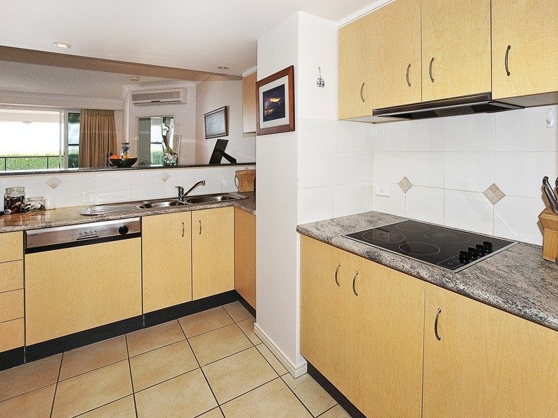 22/94-98 PRINCE EDWARD PARADE, Redcliffe QLD 4020