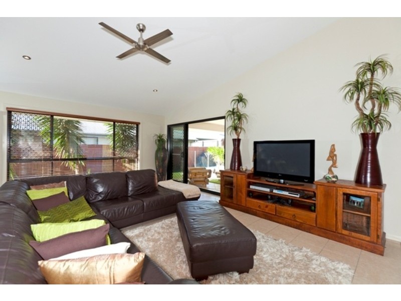 15  TUDAR PLACE, Thornlands QLD 4164