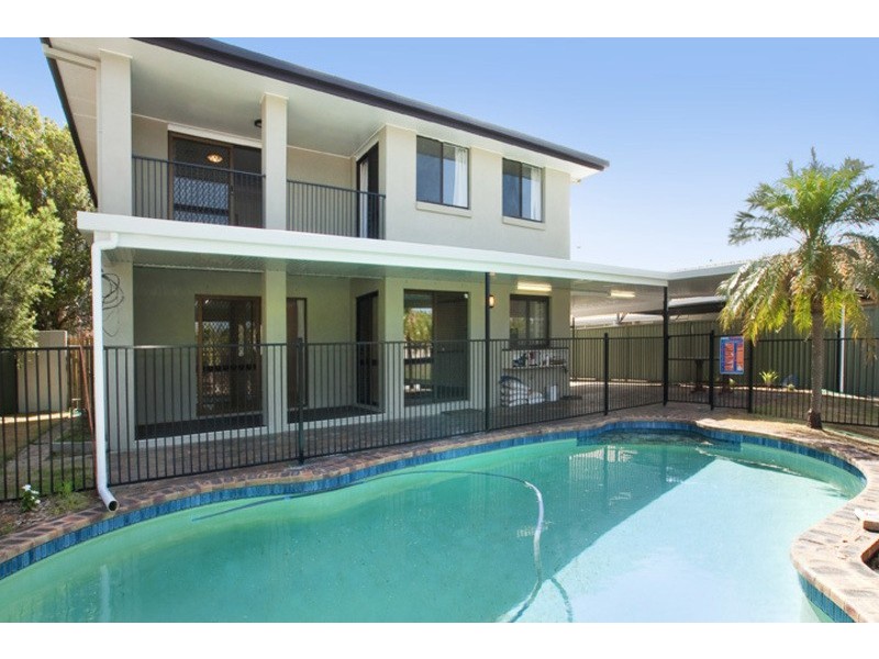 3 SVERIGE COURT, Newport QLD 4020
