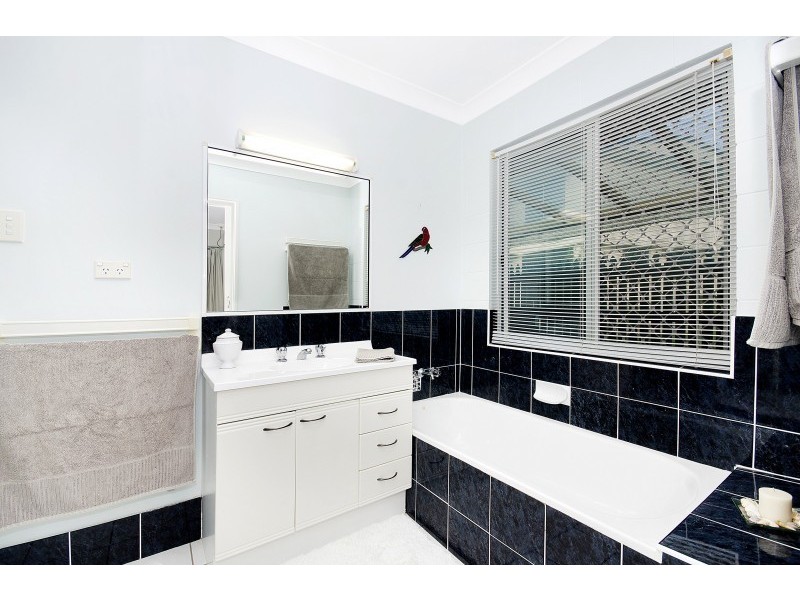 28 Arkaba Street, Mount Louisa QLD 4814