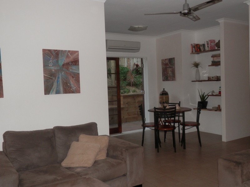 4 GARLAND CL, Kanimbla QLD 4870