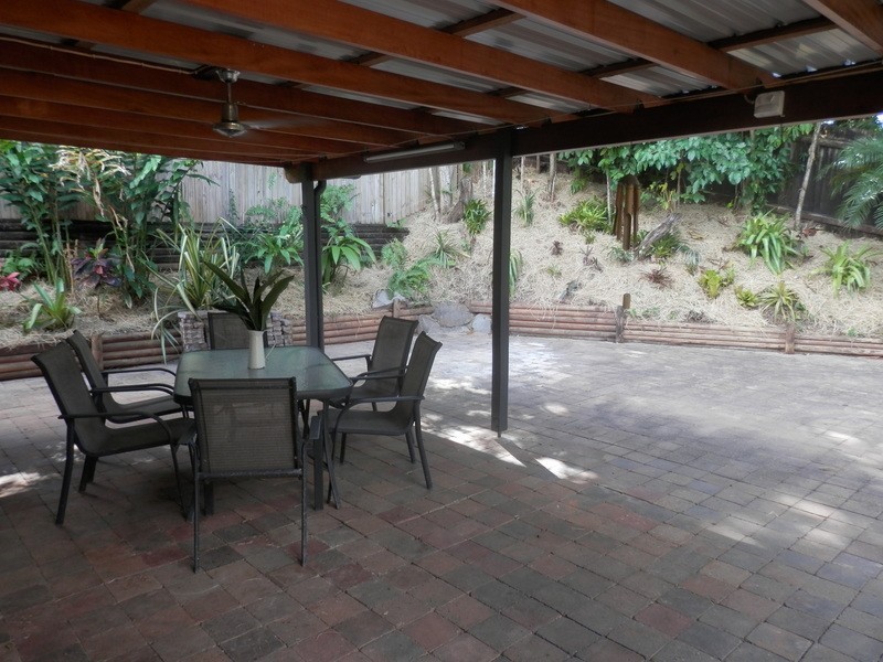 4 GARLAND CL, Kanimbla QLD 4870