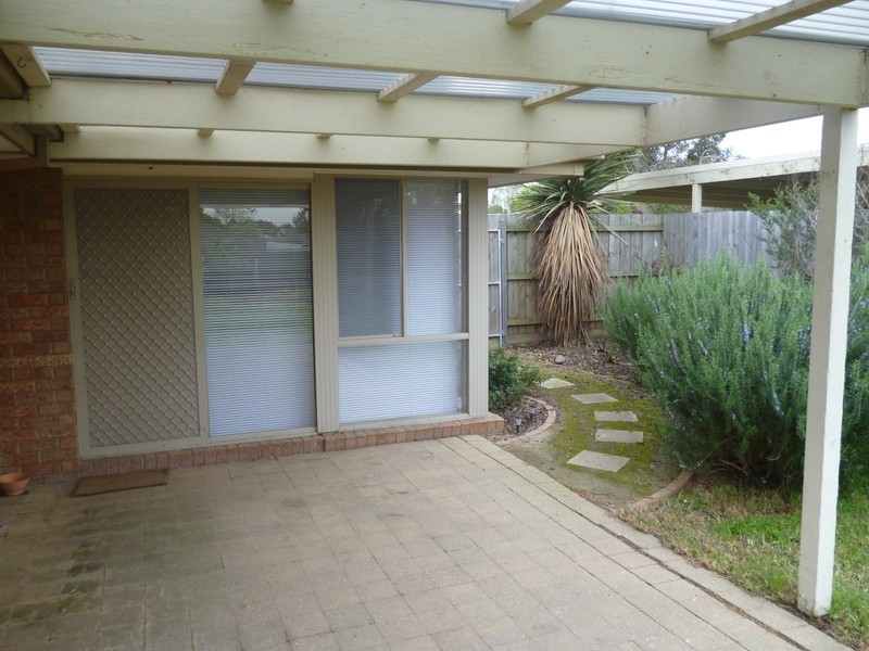 21 Denham Crescent, Cranbourne North VIC 3977