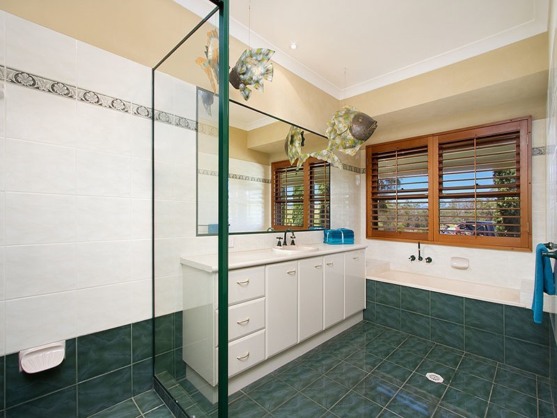 111 Solway Crescent, Carbrook QLD 4130