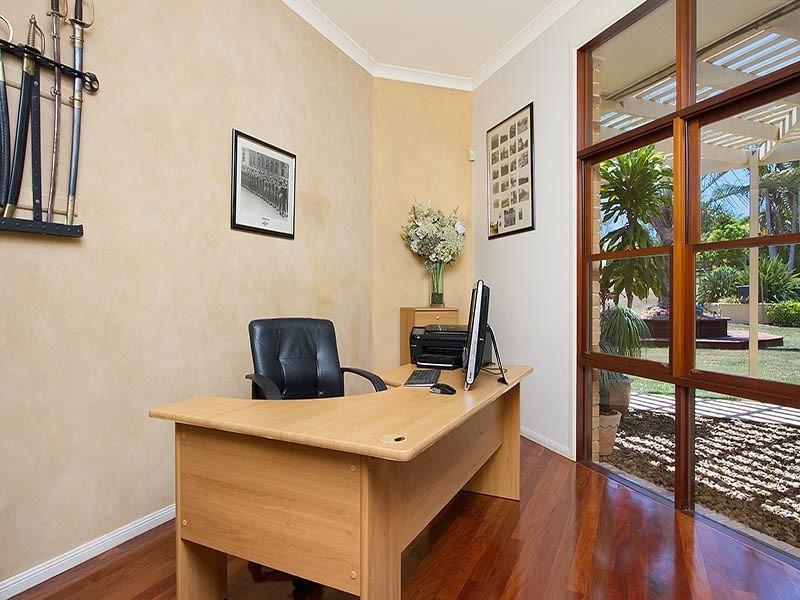 111 Solway Crescent, Carbrook QLD 4130