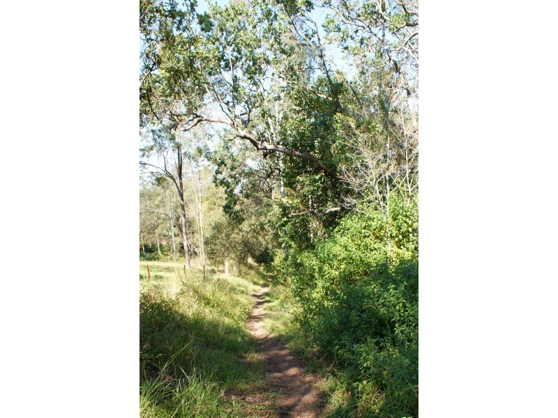 213 Gibbons Rd, Samford Valley QLD 4520