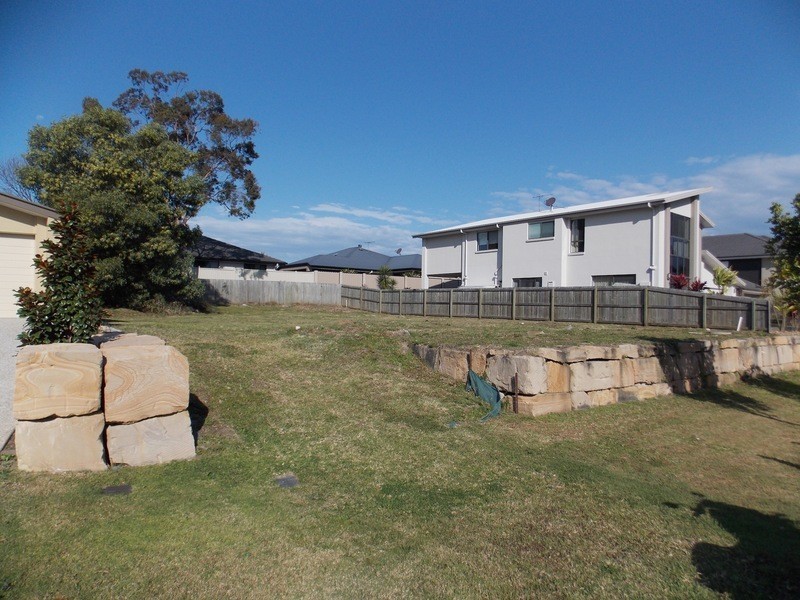 27 Senden Crescent, Manly West QLD 4179