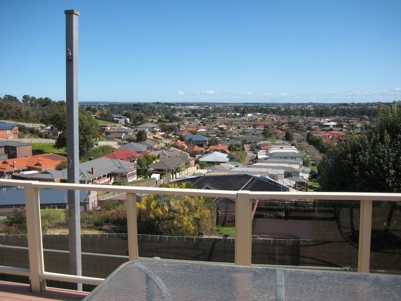 8 Liam Circuit, Beaconsfield VIC 3807