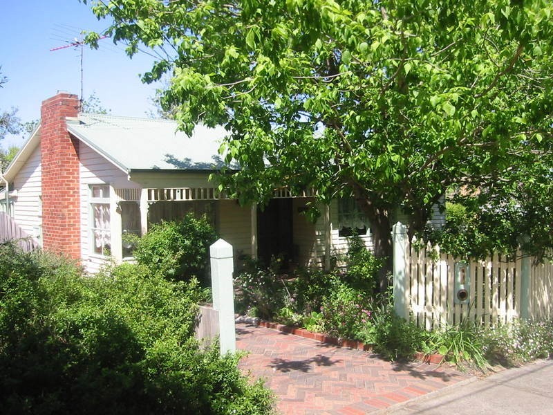 10 Bales Street, Mount Waverley VIC 3149