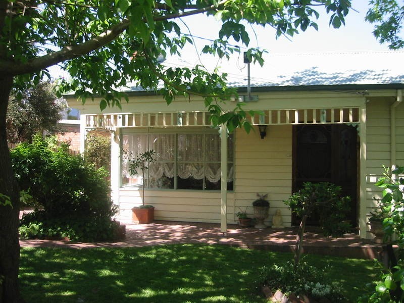 10 Bales Street, Mount Waverley VIC 3149