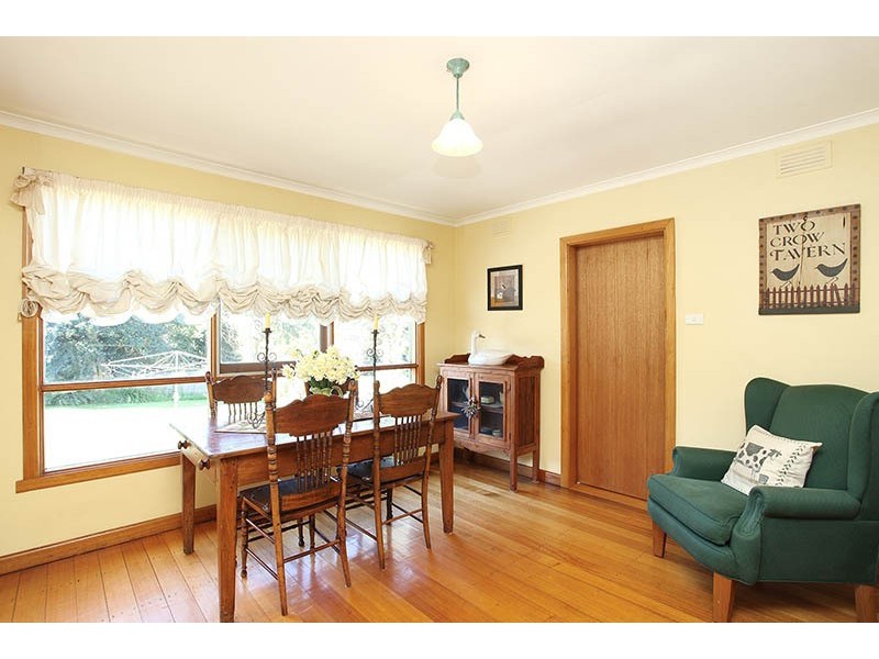 10 Bales Street, Mount Waverley VIC 3149