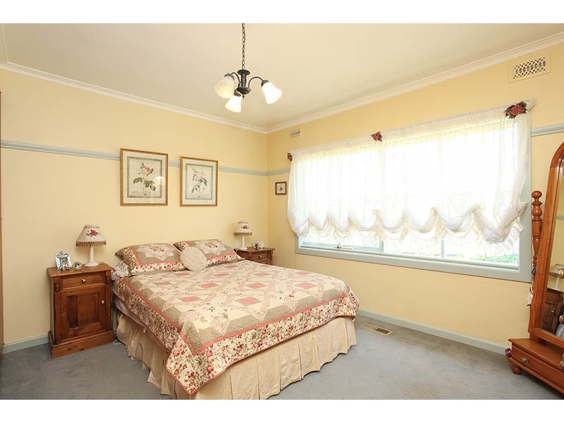 10 Bales Street, Mount Waverley VIC 3149