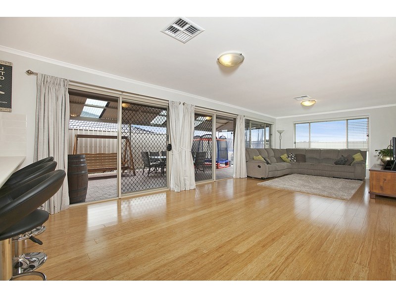 21 Beachport Rd, Seaford Rise SA 5169