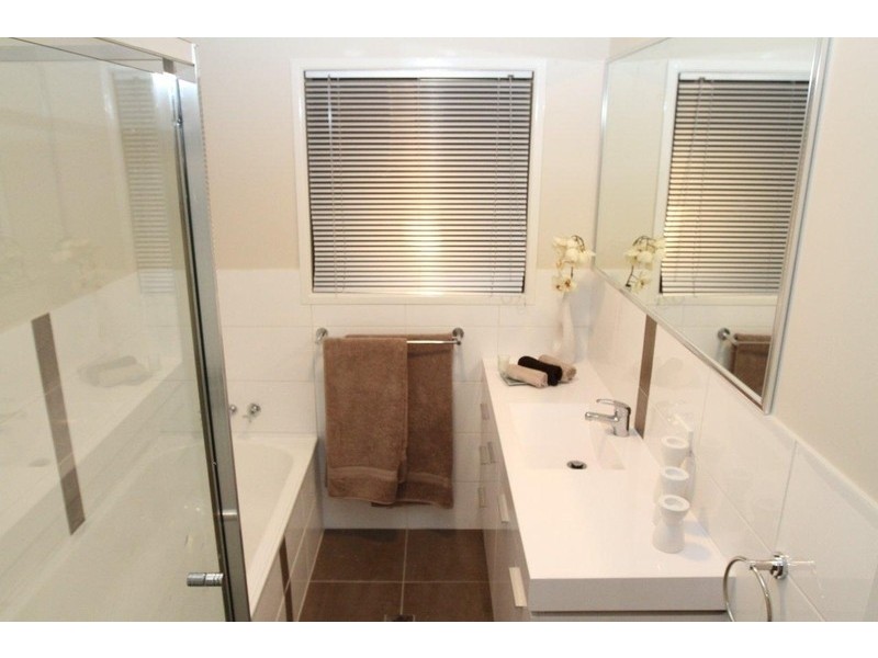 45 Enford Street, Hillcrest QLD 4118