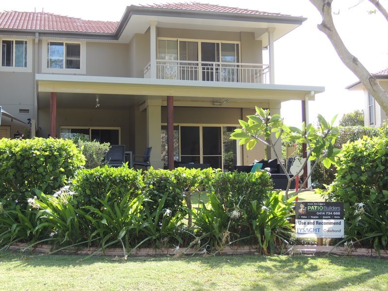 8107 Magnolia Gardens Court, Hope Island QLD 4212