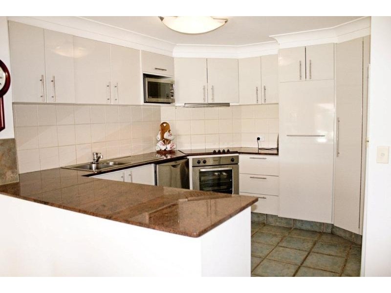 8107 Magnolia Gardens Court, Hope Island QLD 4212