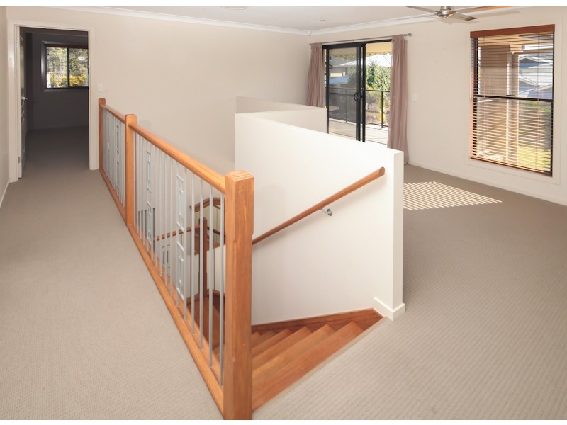 30 Lake Breeze Drive, Windaroo QLD 4207