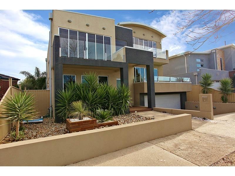 4 Fairbairn Way, Caroline Springs VIC 3023