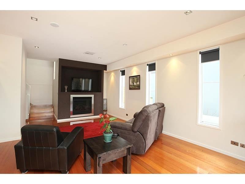 4 Fairbairn Way, Caroline Springs VIC 3023