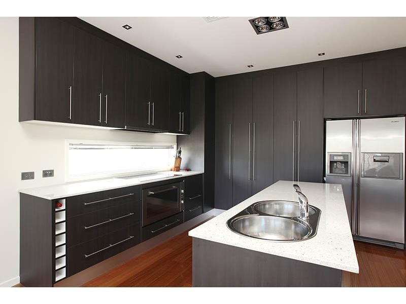 4 Fairbairn Way, Caroline Springs VIC 3023