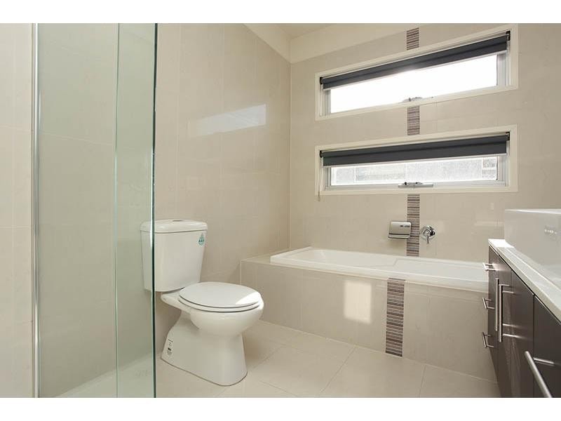 4 Fairbairn Way, Caroline Springs VIC 3023