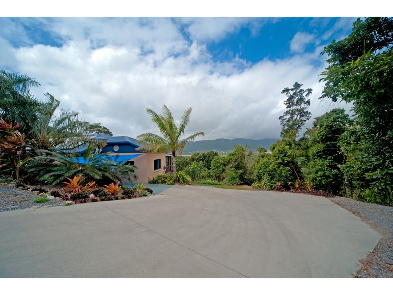 32 Parkland Drive, Cannonvale QLD 4802