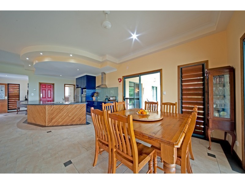32 Parkland Drive, Cannonvale QLD 4802