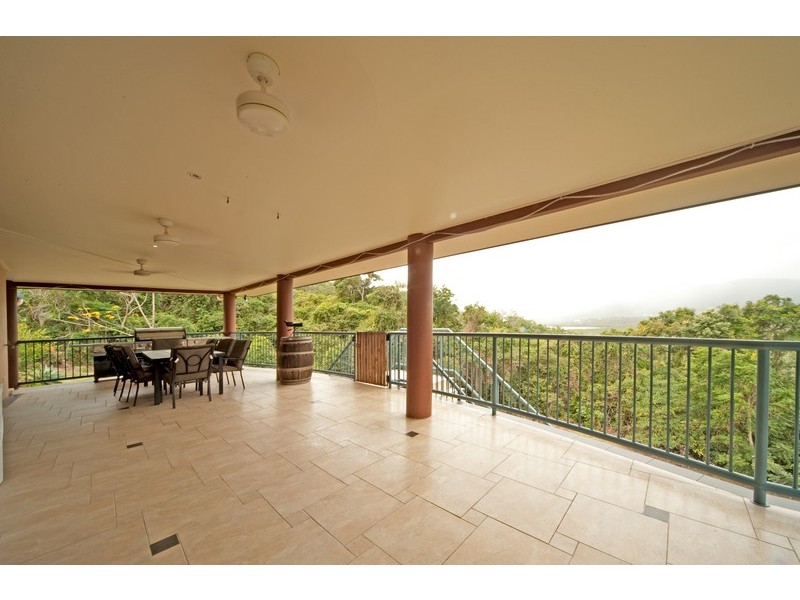 32 Parkland Drive, Cannonvale QLD 4802