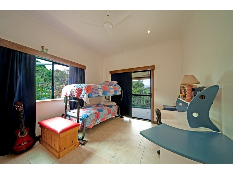 32 Parkland Drive, Cannonvale QLD 4802